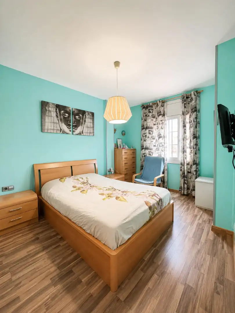 Habitación de Piso en venta en El Prat de Llobregat con Aire acondicionado, Calefacción y Balcón