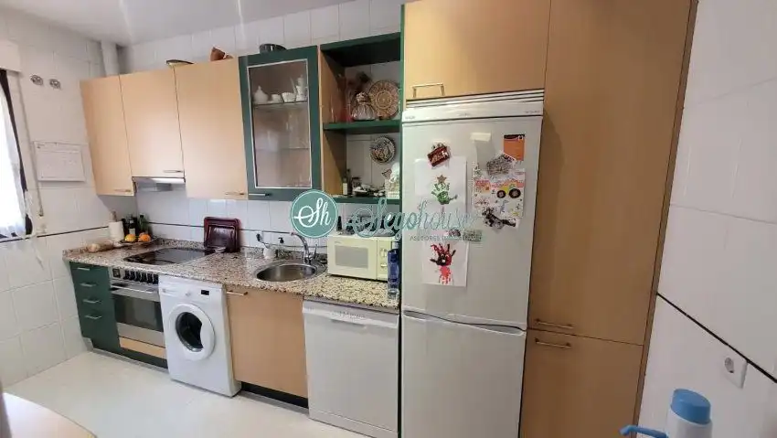 Cuina de Casa o xalet en venda en Segovia amb Calefacció, Parquet i Terrassa