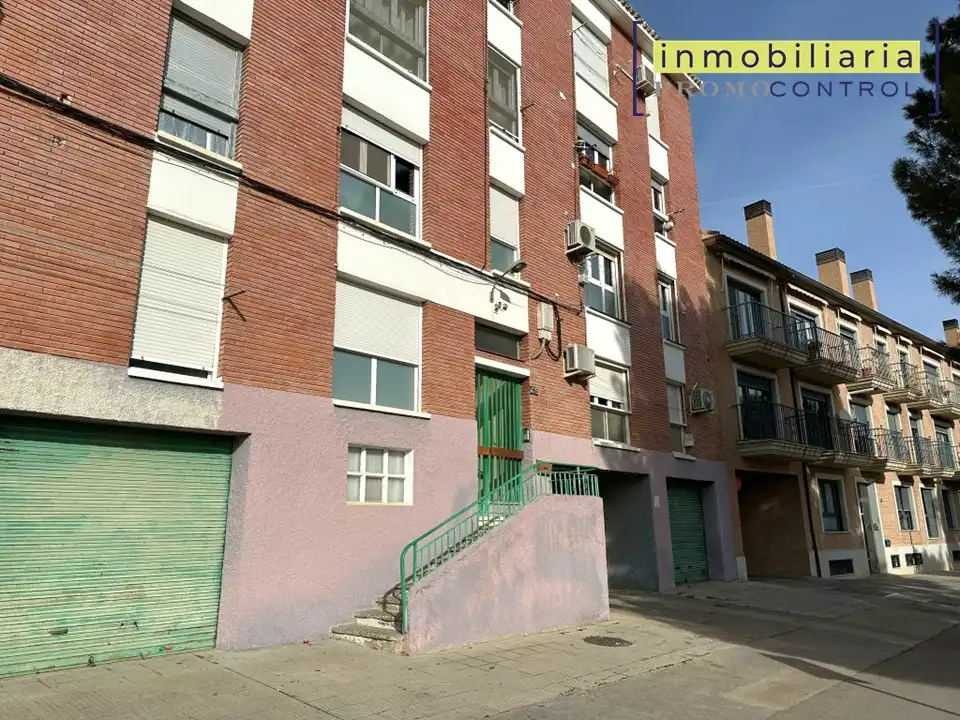 Vista exterior de Piso en venta en Zuera con Aire acondicionado, Calefacción y Amueblado