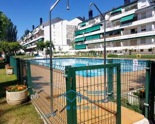 Piscina de Pis en venda en Pelayos de la Presa amb Calefacció, Terrassa i Traster