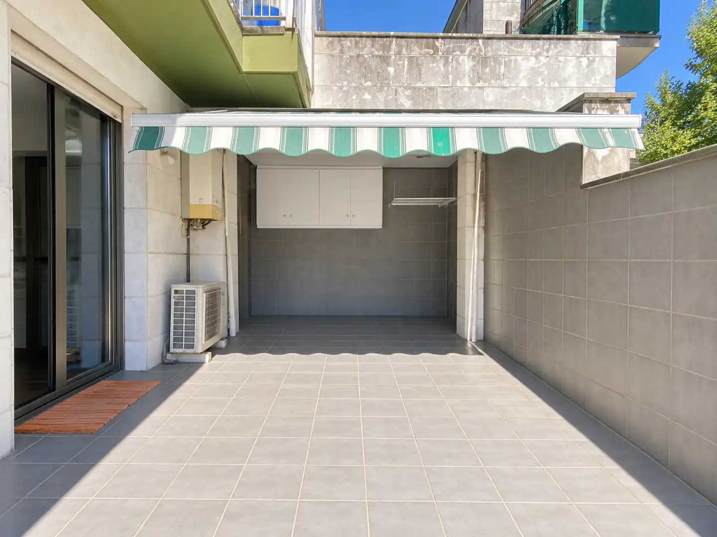 Parking de Piso en venta en Errenteria con Calefacción, Terraza y Amueblado