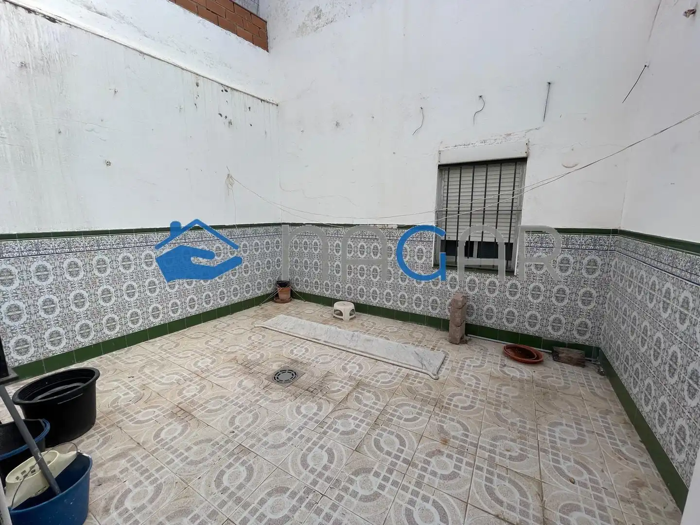 Exterior view of Houses for sale in La Línea de la Concepción  with Terrace and Furnished