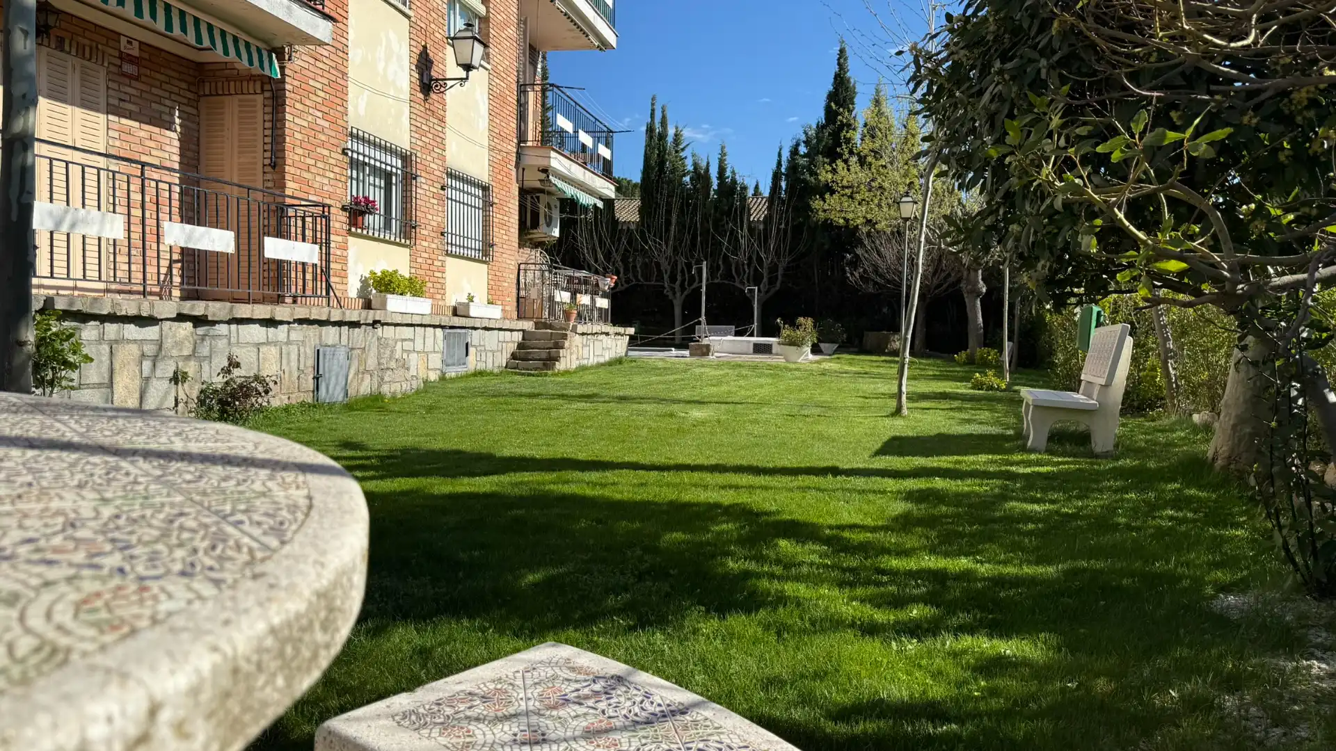 Jardín de Piso en venta en Aldea del Fresno con Aire acondicionado, Terraza y Amueblado