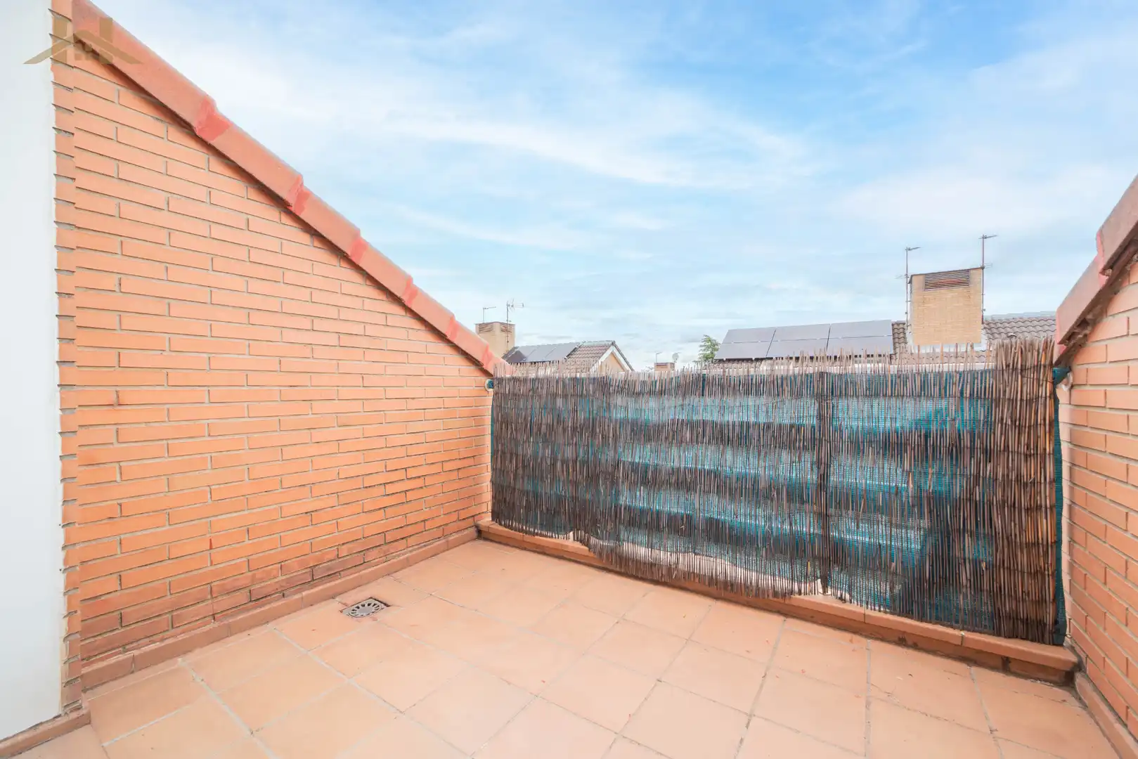 Terrasse von Einfamilien-Reihenhaus zum Verkauf in Madrid mit Klimaanlage, Heizung und Terrasse