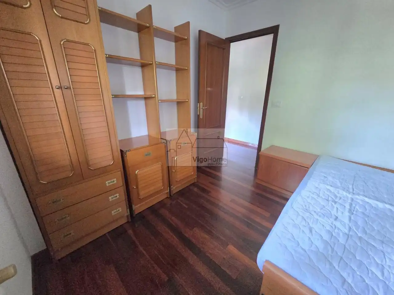 Bedroom of Flat for rent in Vigo   with Heating, Parquet flooring and Storage room