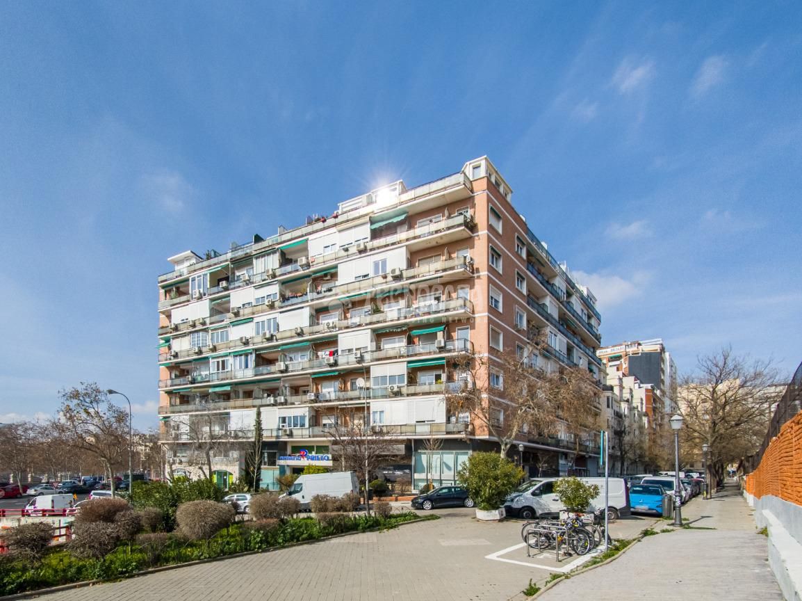 Vista exterior de Pis en venda en  Madrid Capital amb Aire condicionat, Calefacció i Terrassa