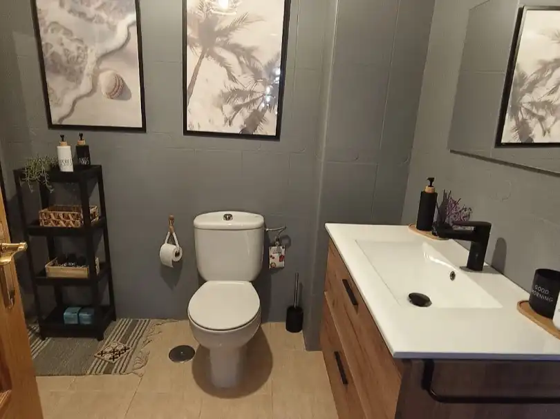 Bathroom of Houses for sale in Casarrubuelos, Madrid