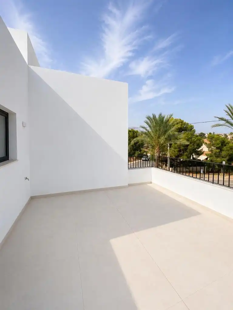 Terrassa de Casa adosada en venda en L'Alfàs del Pi amb Aire condicionat, Jardí privat i Traster