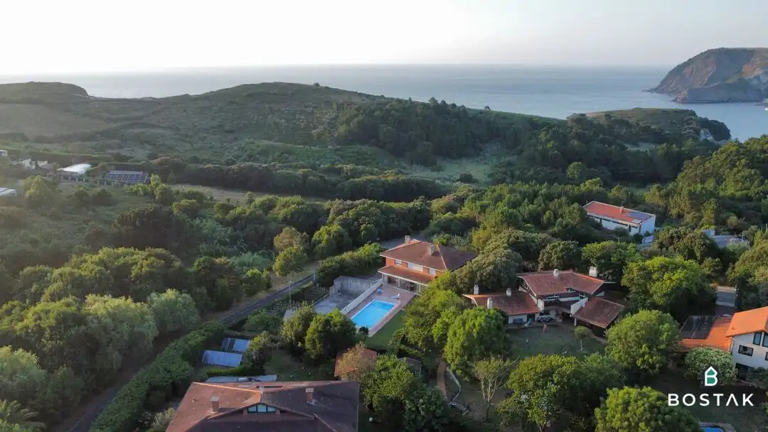 Casa o xalet en venda en Barrika amb Calefacció, Jardí privat i Terrassa