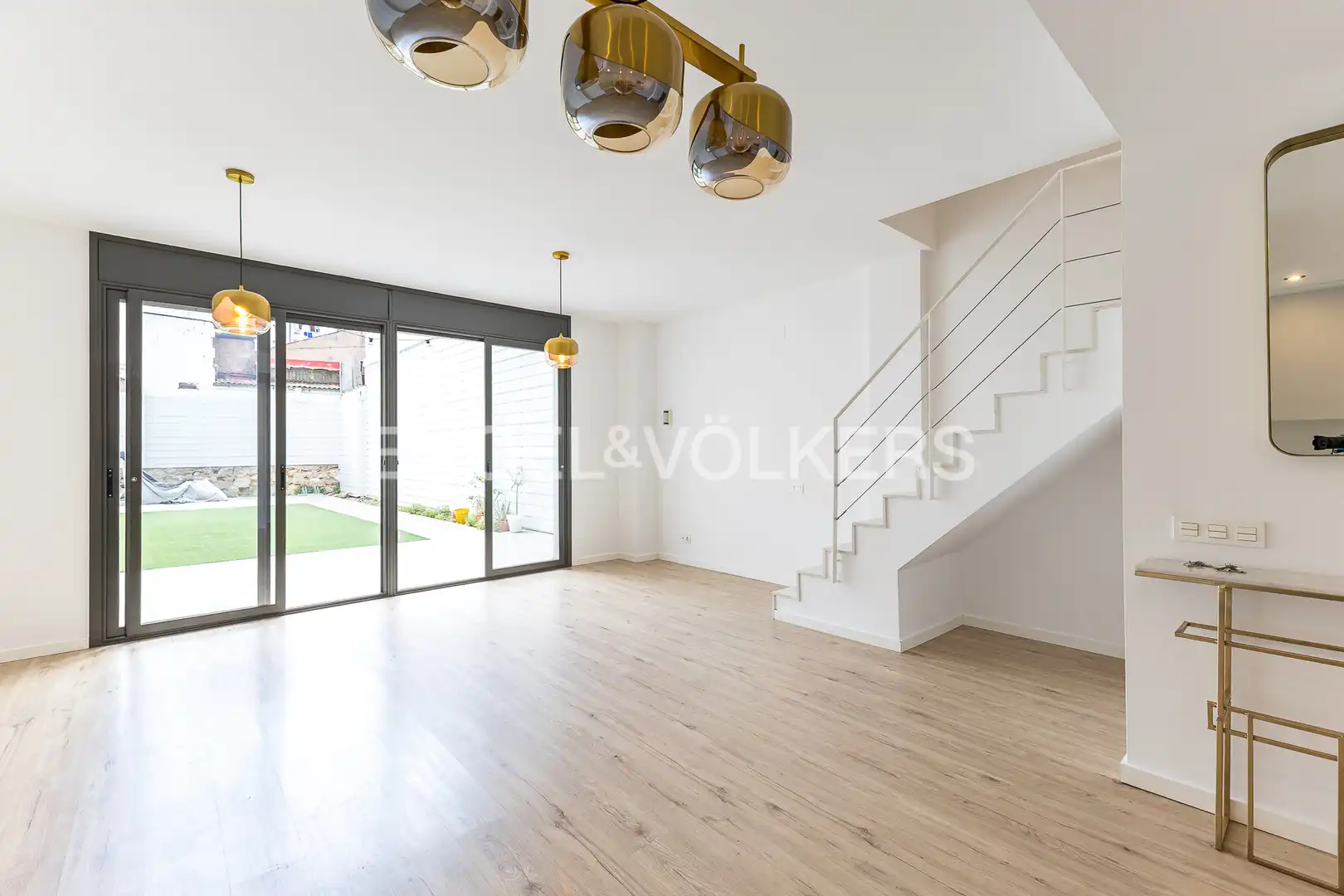 Sala d'estar de Pis en venda en Barcelona amb Aire condicionat, Calefacció i Jardí privat