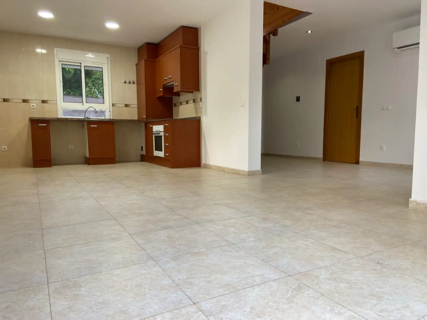 Cocina de Casa o chalet en venta en Calafell con Aire acondicionado, Calefacción y Jardín privado
