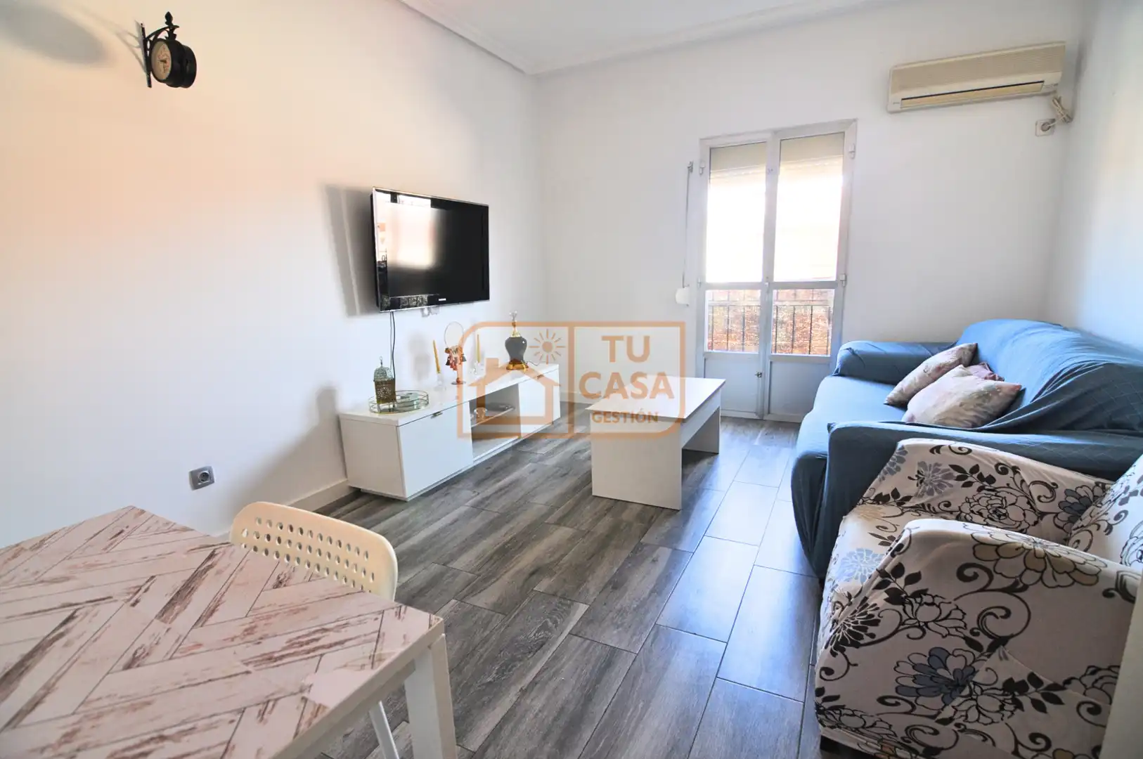 Wohnzimmer von Wohnung zur Miete in Cáceres mit Klimaanlage, Parkett und Möbliert