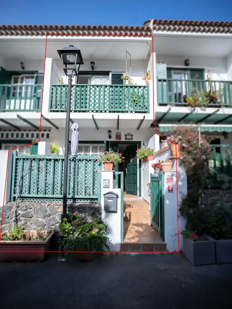 Exterior view of Detached homes for sale in San Cristóbal de la Laguna  with Parquet flooring, Terrace and Furnished
