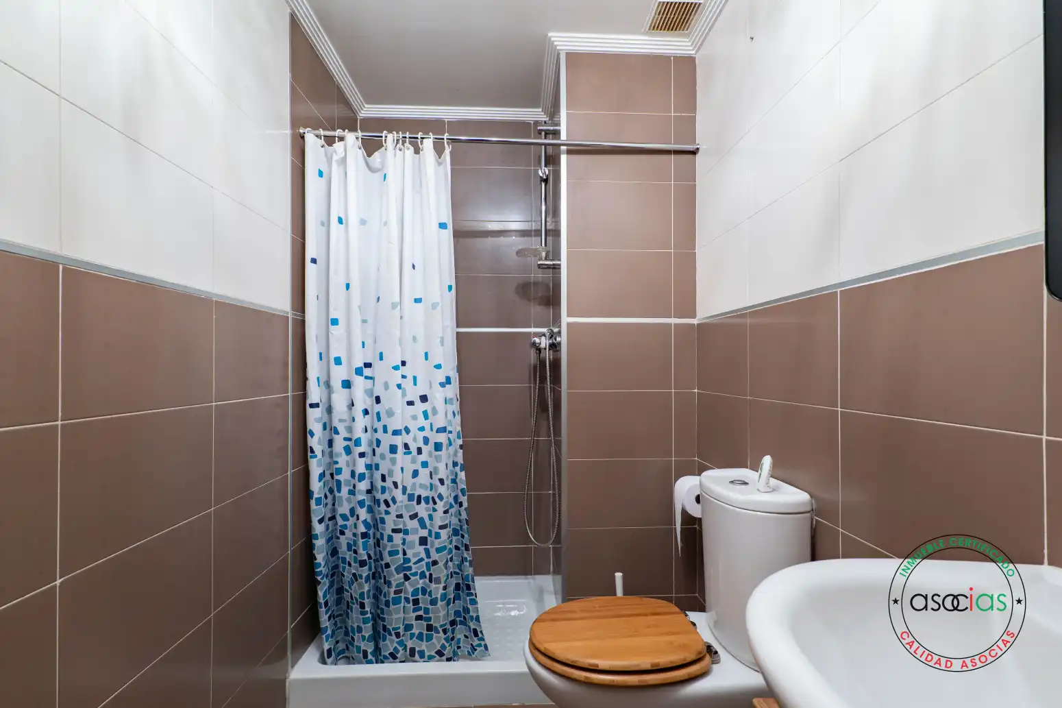 Baño de Piso en venta en Gijón  con Calefacción, Parquet y Trastero