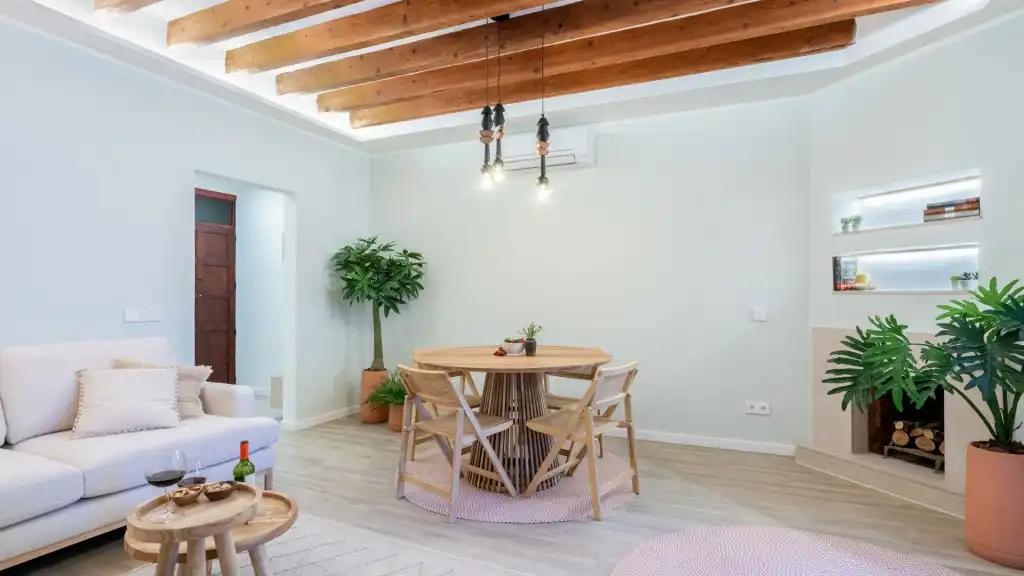 Comedor de Apartamento de alquiler en  Palma de Mallorca con Aire acondicionado, Terraza y Amueblado