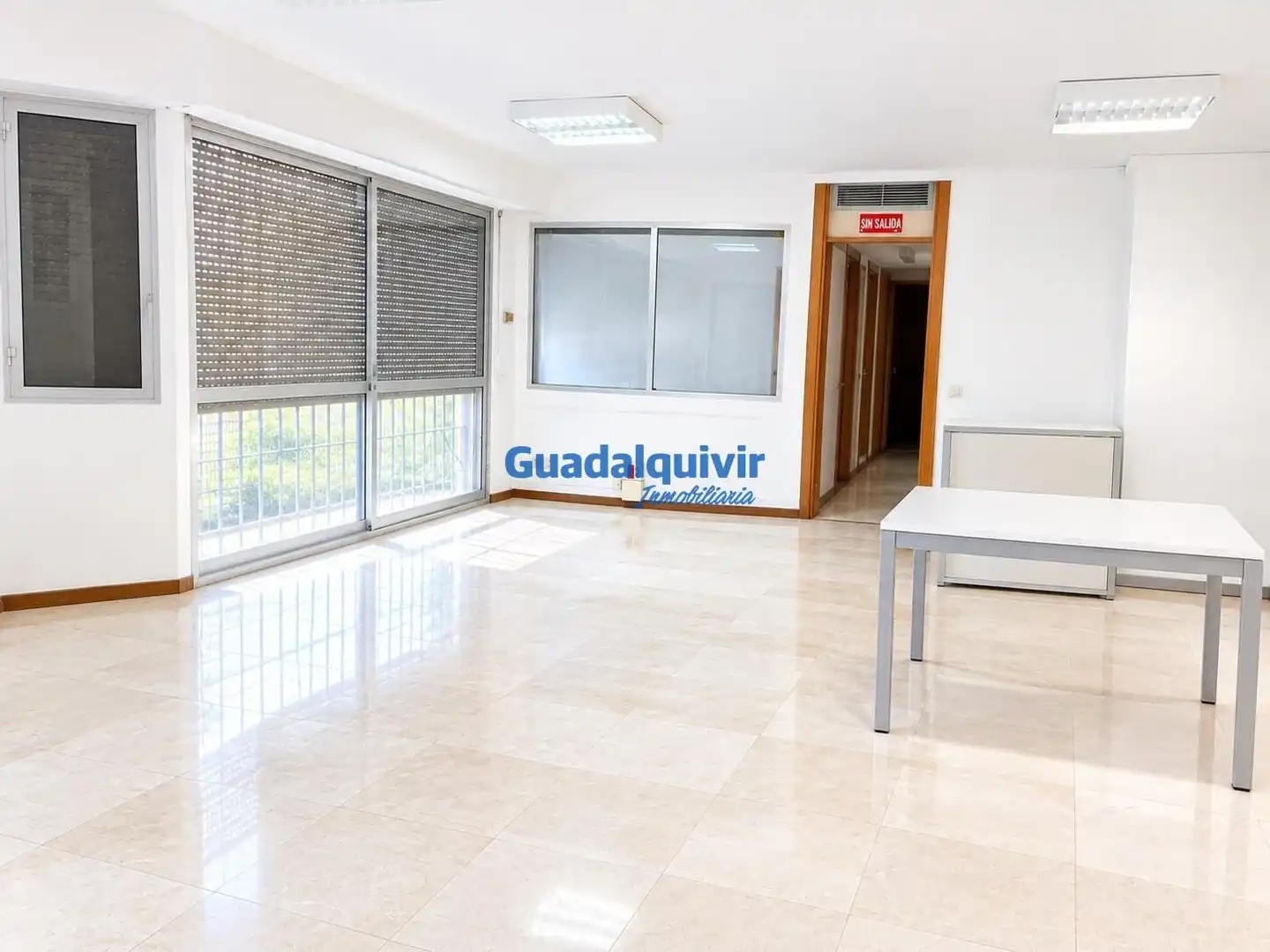 Büro zur Miete in Sur