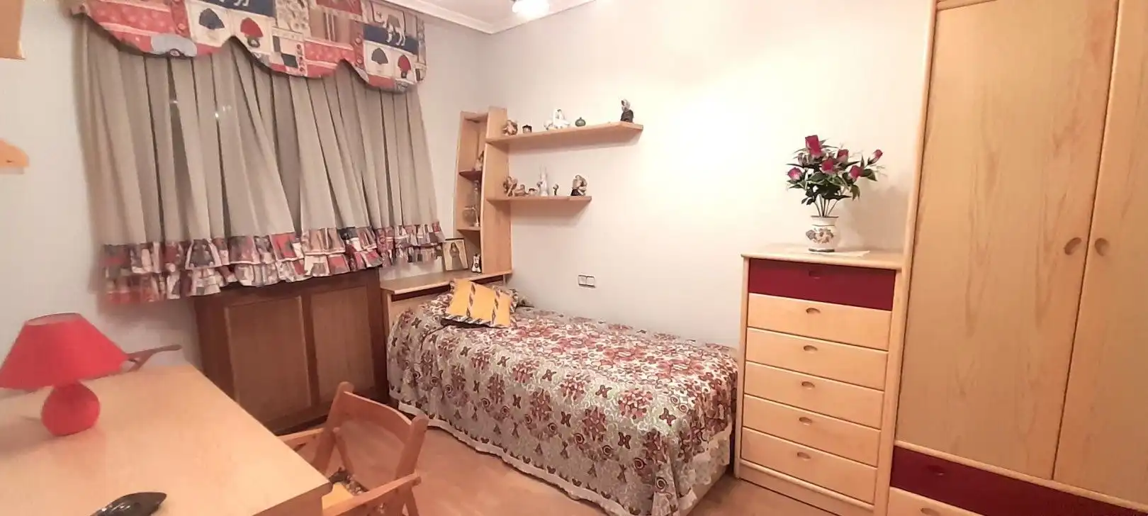 Habitación de Apartamento en venta en  Logroño con Trastero