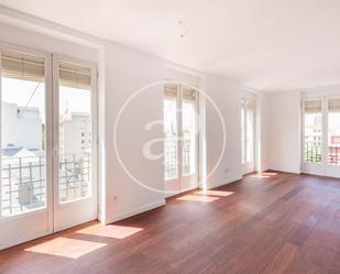 Sala d'estar de Pis de lloguer en  Madrid Capital amb Aire condicionat, Calefacció i Balcó