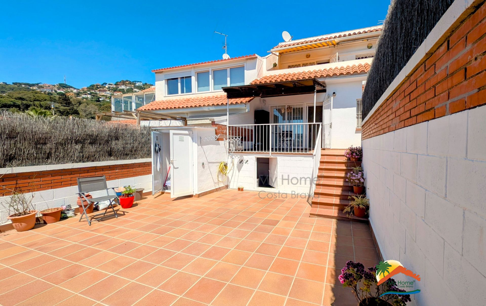 Vista exterior de Casa adosada en venda en Lloret de Mar amb Calefacció, Jardí privat i Terrassa