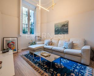 Living room of Flat for sale in  Madrid Capital  with Air Conditioner, Heating and Terrace
