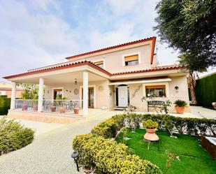 Vista exterior de Casa o xalet en venda en San Antonio de Benagéber amb Aire condicionat, Terrassa i Piscina