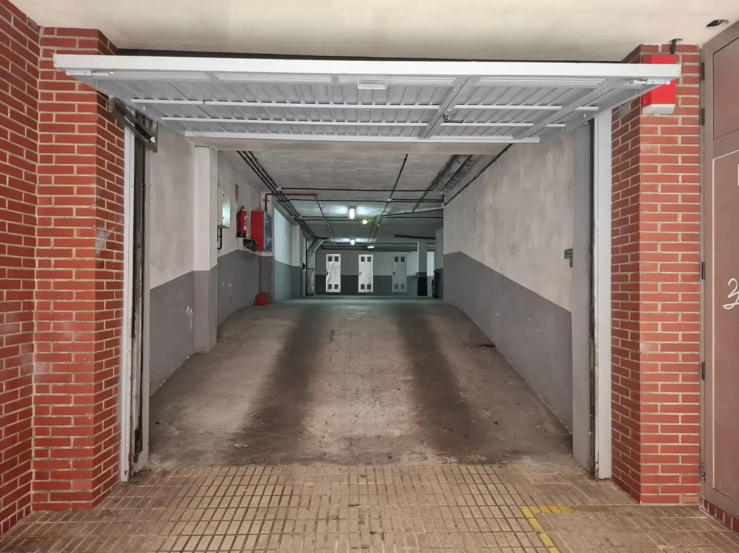 Parking of Flat for rent in Gijón   with Heating, Parquet flooring and Furnished