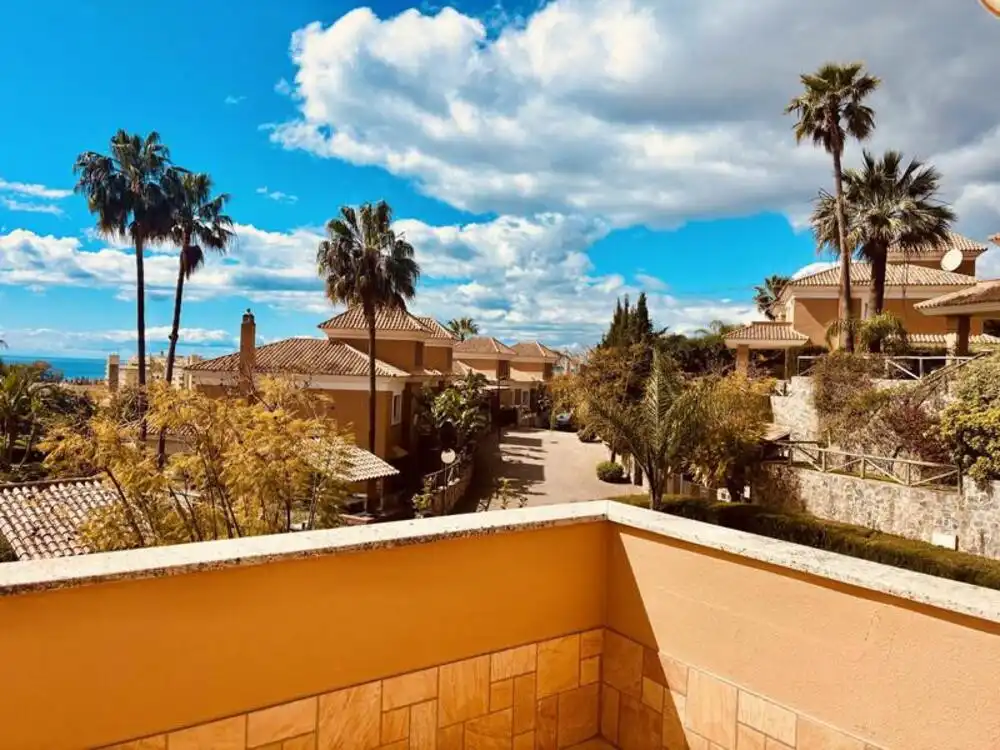 Vista exterior de Casa adosada en venta en Marbella con Aire acondicionado, Jardín privado y Terraza