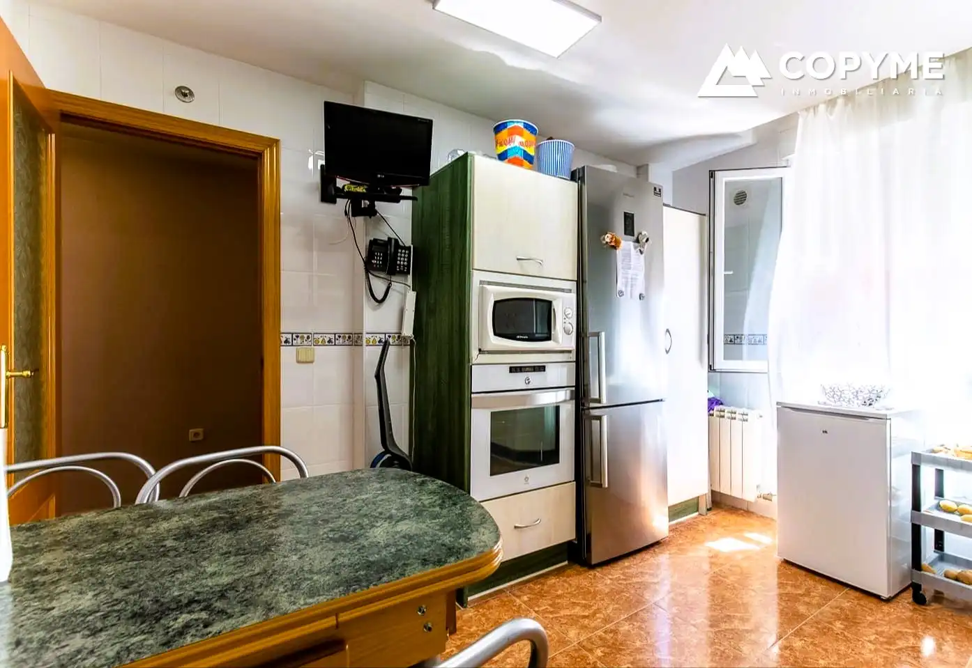 Cuina de Pis en venda en Torrijos amb Aire condicionat, Terrassa i Moblat