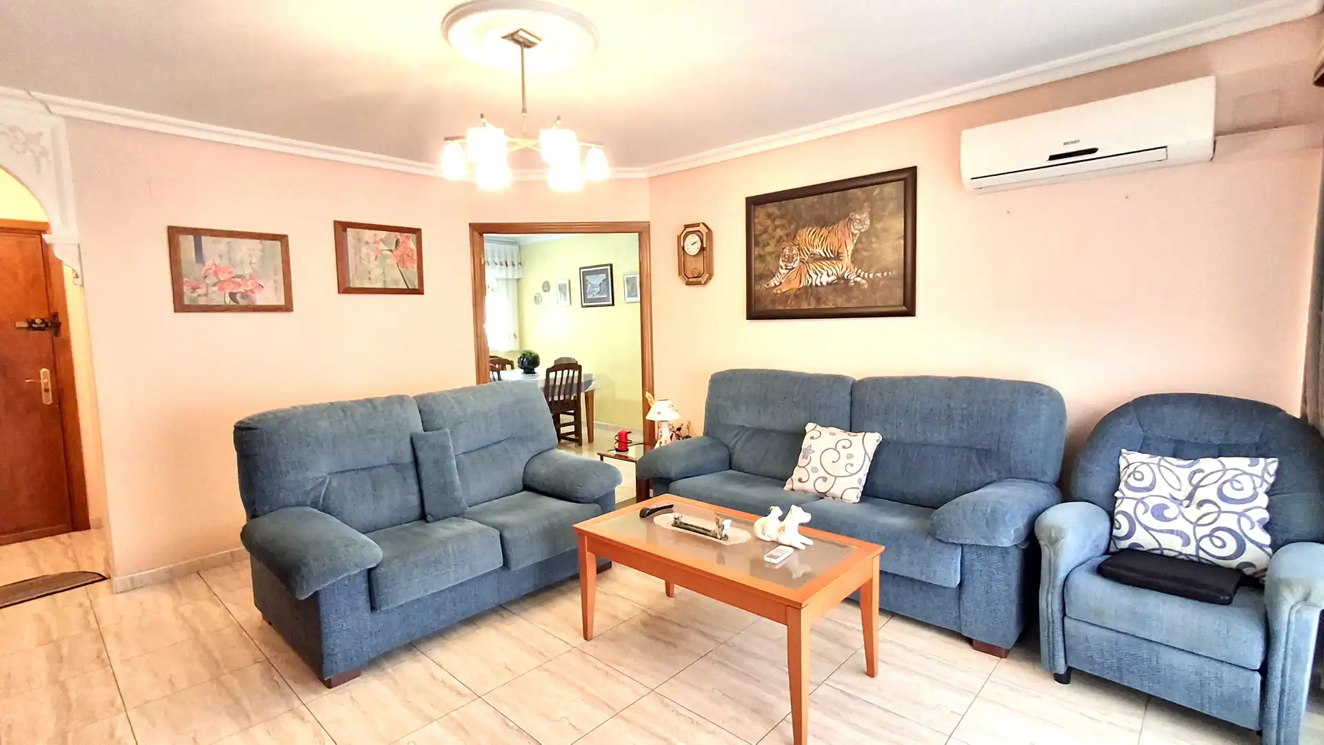 Sala de estar de Piso en venta en Mairena del Aljarafe con Aire acondicionado y Trastero