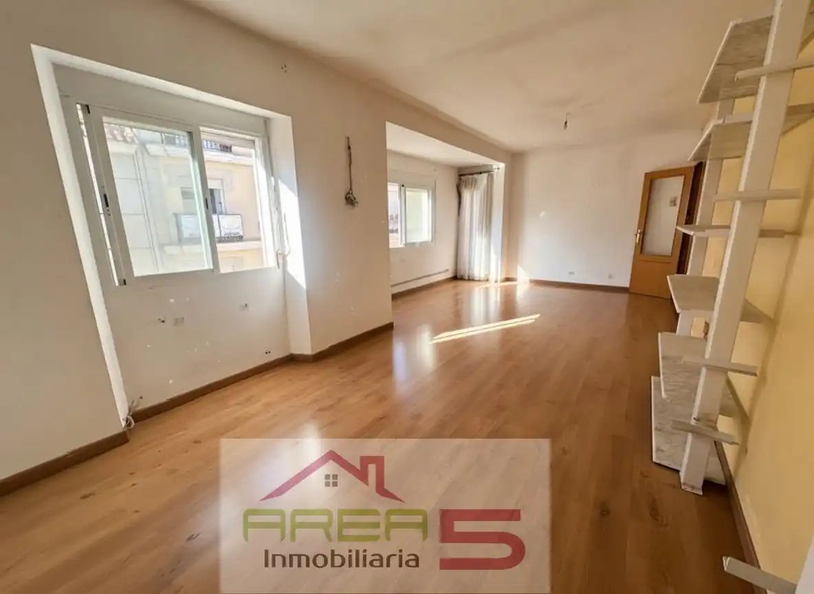 Sala de estar de Piso en venta en Villanueva de la Serena con Parquet, Terraza y Balcón