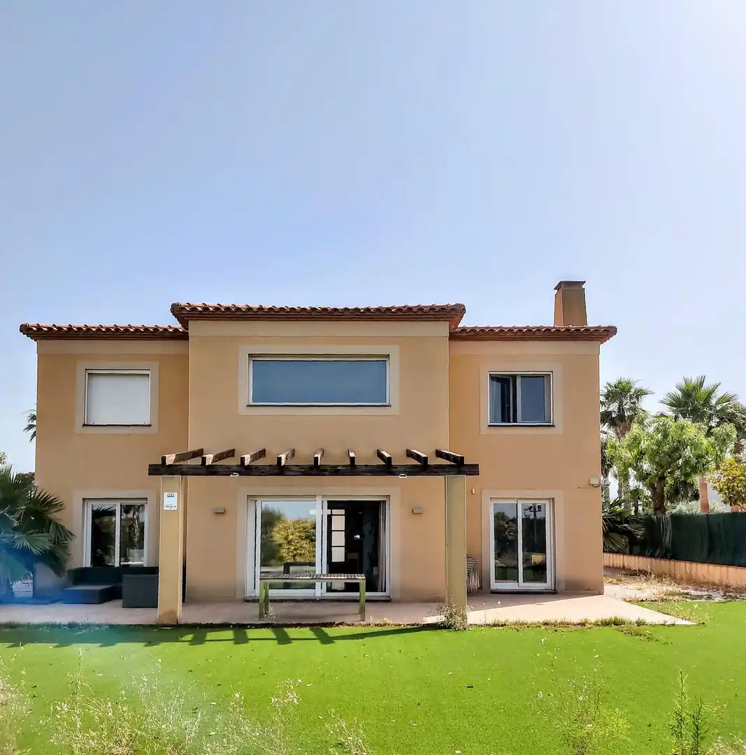 Vista exterior de Casa o xalet en venda en Reus amb Aire condicionat, Calefacció i Jardí privat