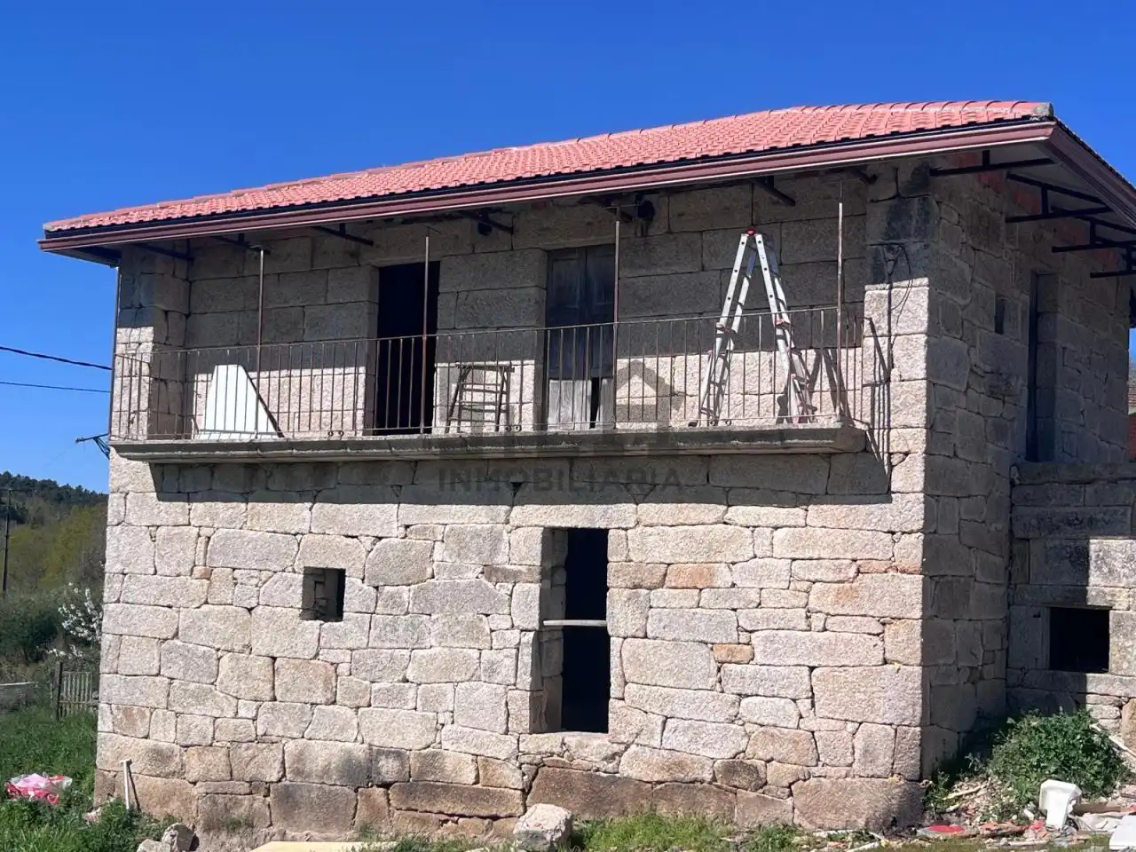 Vista exterior de Casa o xalet en venda en San Amaro amb Calefacció, Jardí privat i Traster