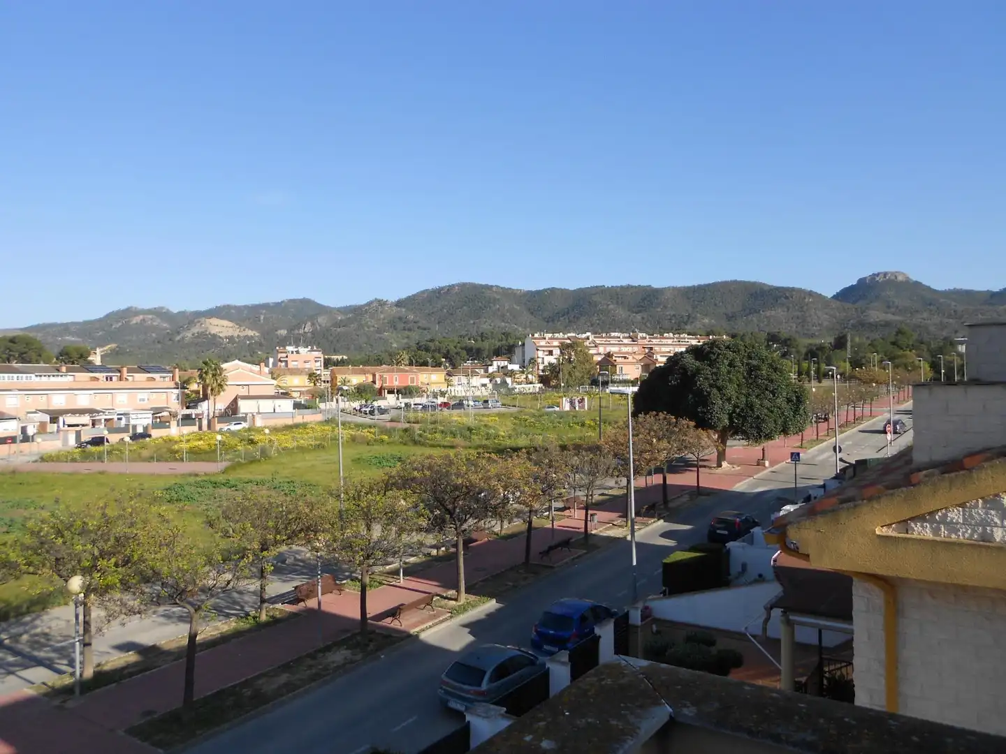 Außenansicht von Einfamilien-Reihenhaus zum Verkauf in Murcia mit Klimaanlage, Heizung und Privatgarten