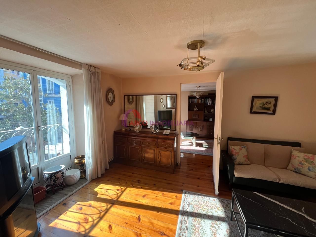 Sala de estar de Piso en venta en Burgos Capital con Calefacción