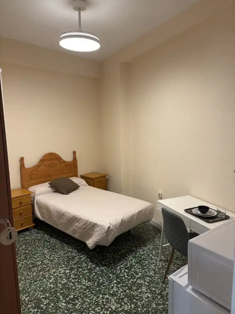 Habitación de Piso para compartir en Alzira con Aire acondicionado y Amueblado