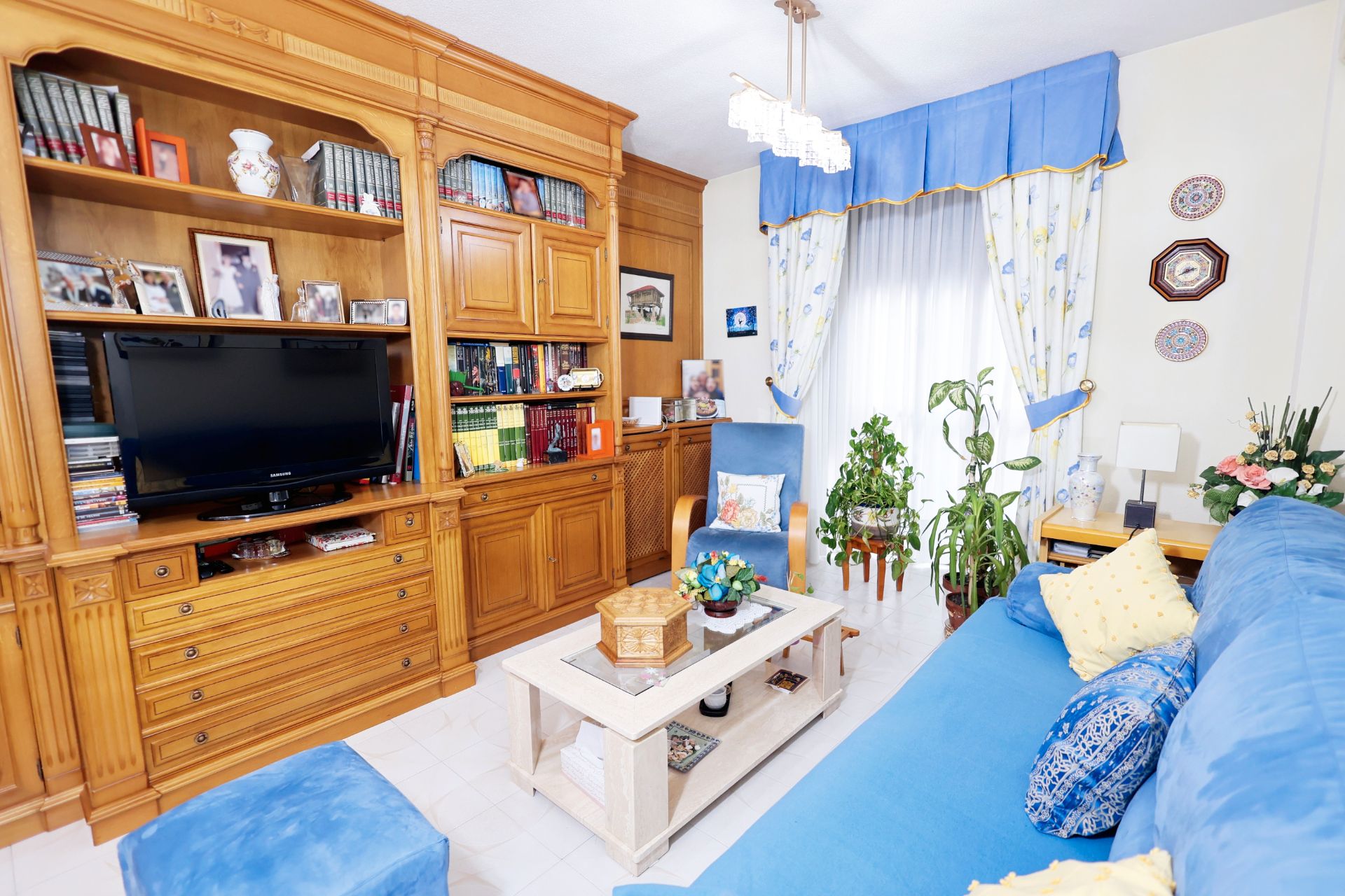 Sala d'estar de Pis en venda en  Madrid Capital amb Aire condicionat, Calefacció i Moblat