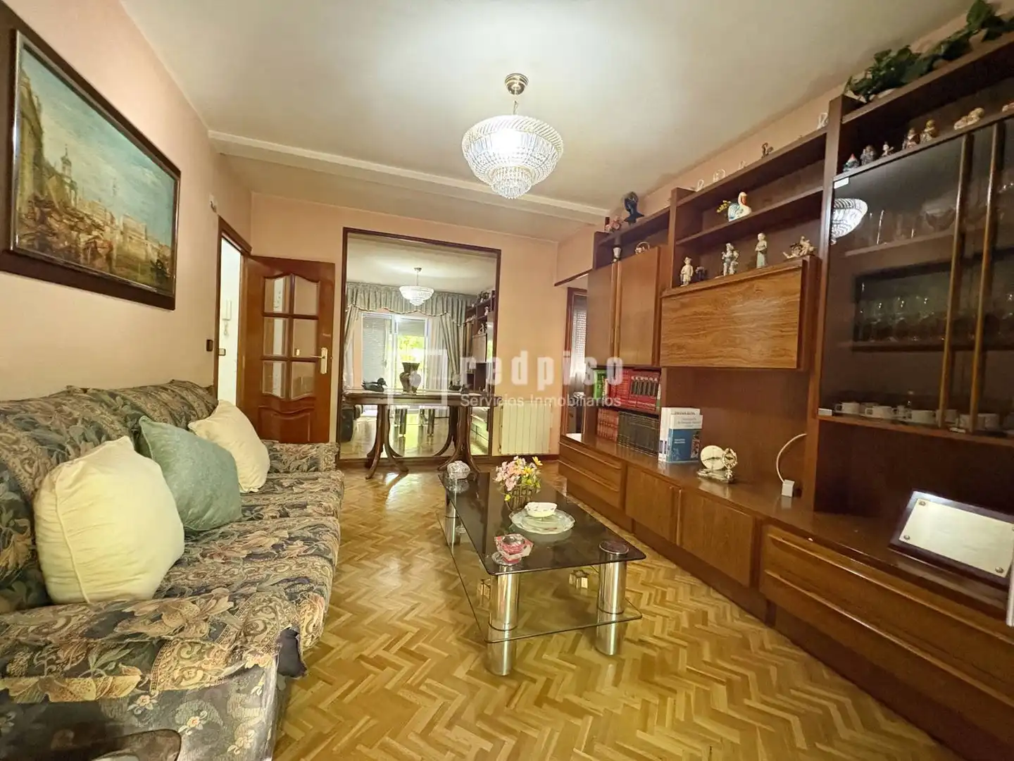 Living room of Flat for sale in Madrid  with Air Conditioner, Heating and Parquet flooring