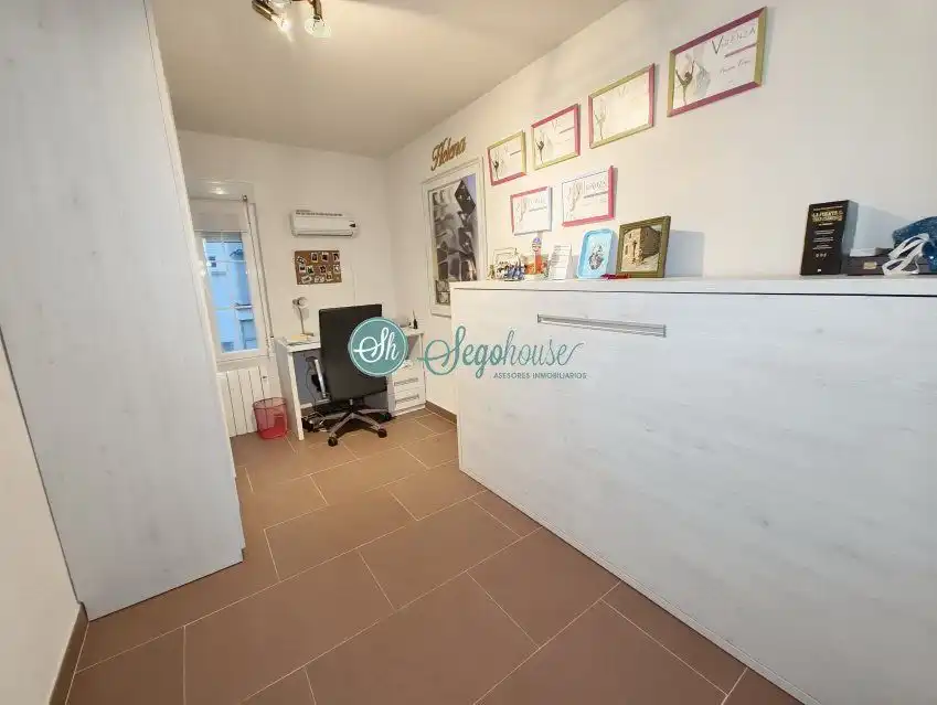 Piso en venta en Segovia con Calefacción, Terraza y Amueblado