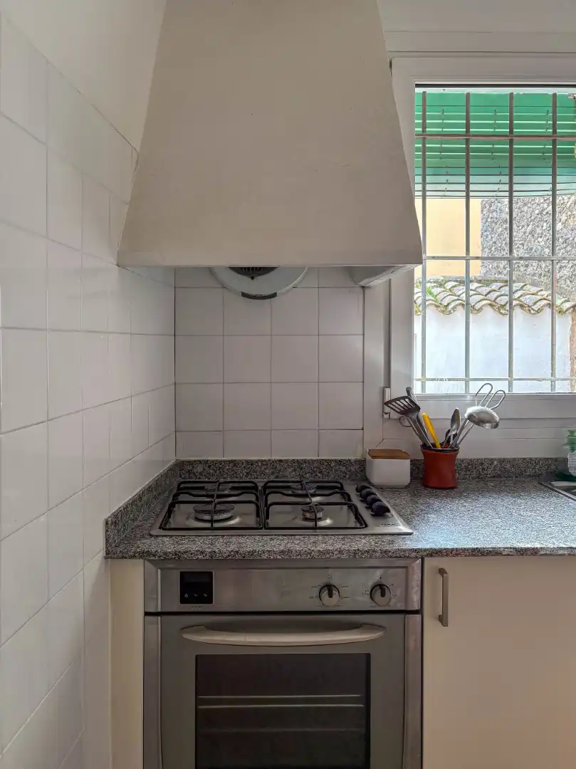 Cuina de Casa adosada en venda en Quart amb Calefacció, Terrassa i Balcó