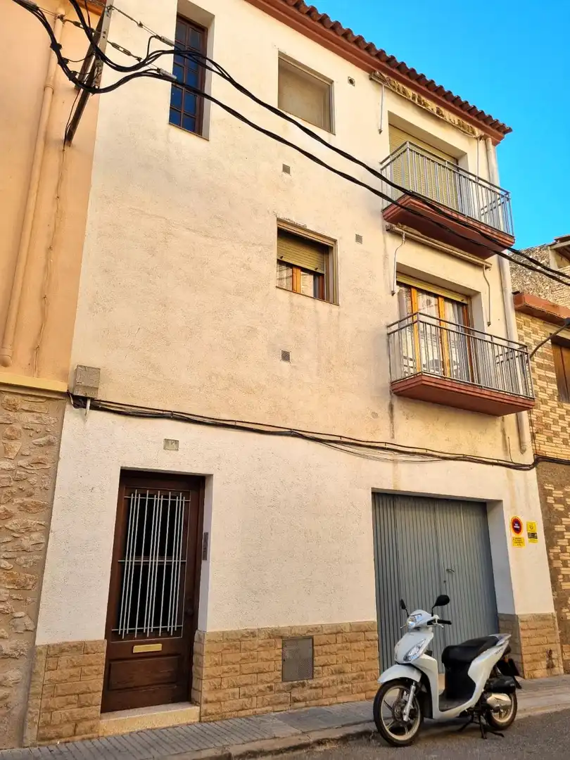 Vista exterior de Piso en venta en Ginestar con Calefacción