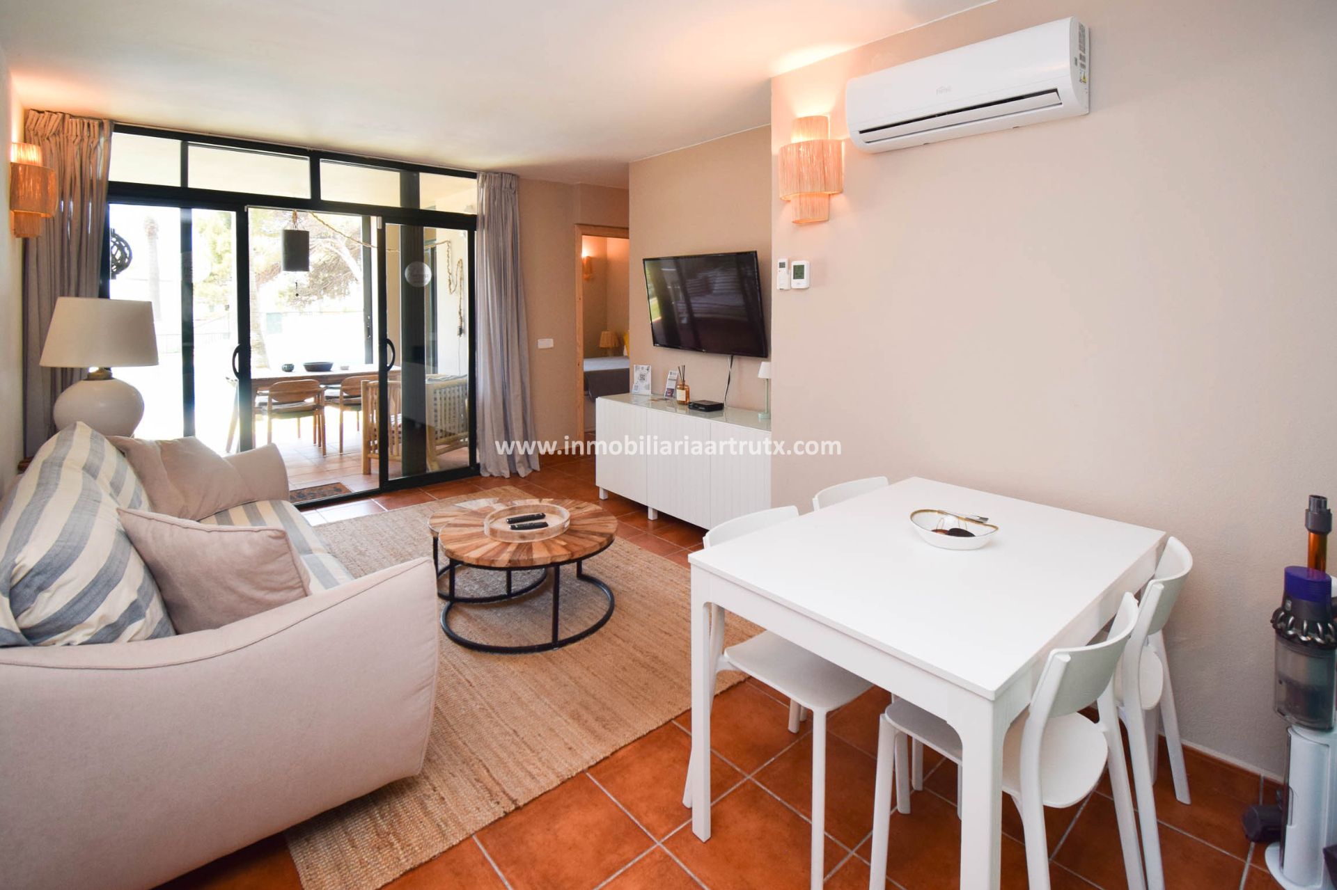Sala d'estar de Apartament en venda en Ciutadella de Menorca amb Aire condicionat i Piscina comunitària