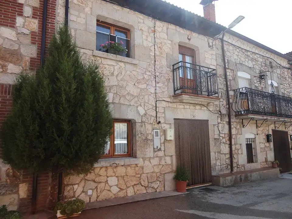 Vista exterior de Casa o chalet en venta en Arauzo de Miel con Calefacción, Trastero y Amueblado