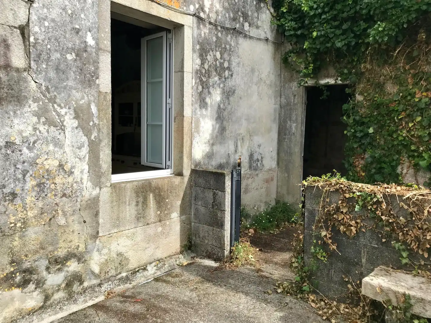 Vista exterior de Casa adosada en venta en Outes con Terraza y Balcón