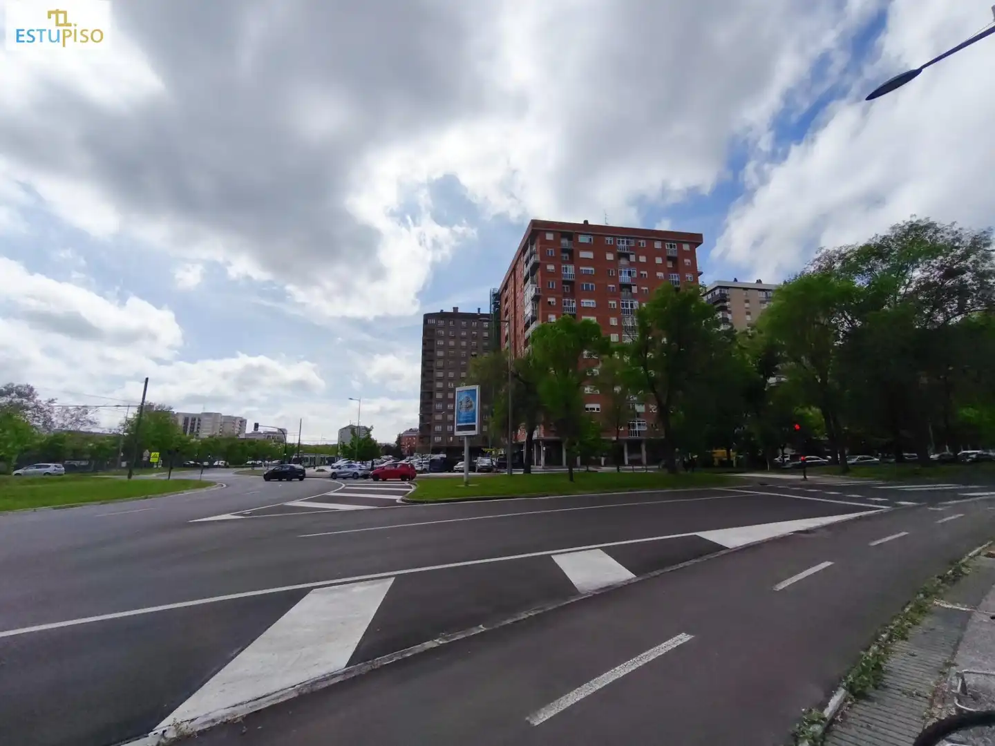 Vista exterior de Pis en venda en Vitoria - Gasteiz amb Calefacció, Parquet i Terrassa