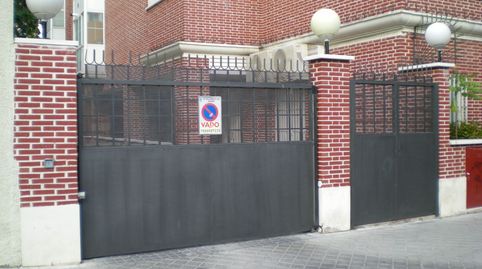 Foto 3 de Garaje de alquiler en Calle de Agastia, 108, San Juan Bautista, Madrid Capital