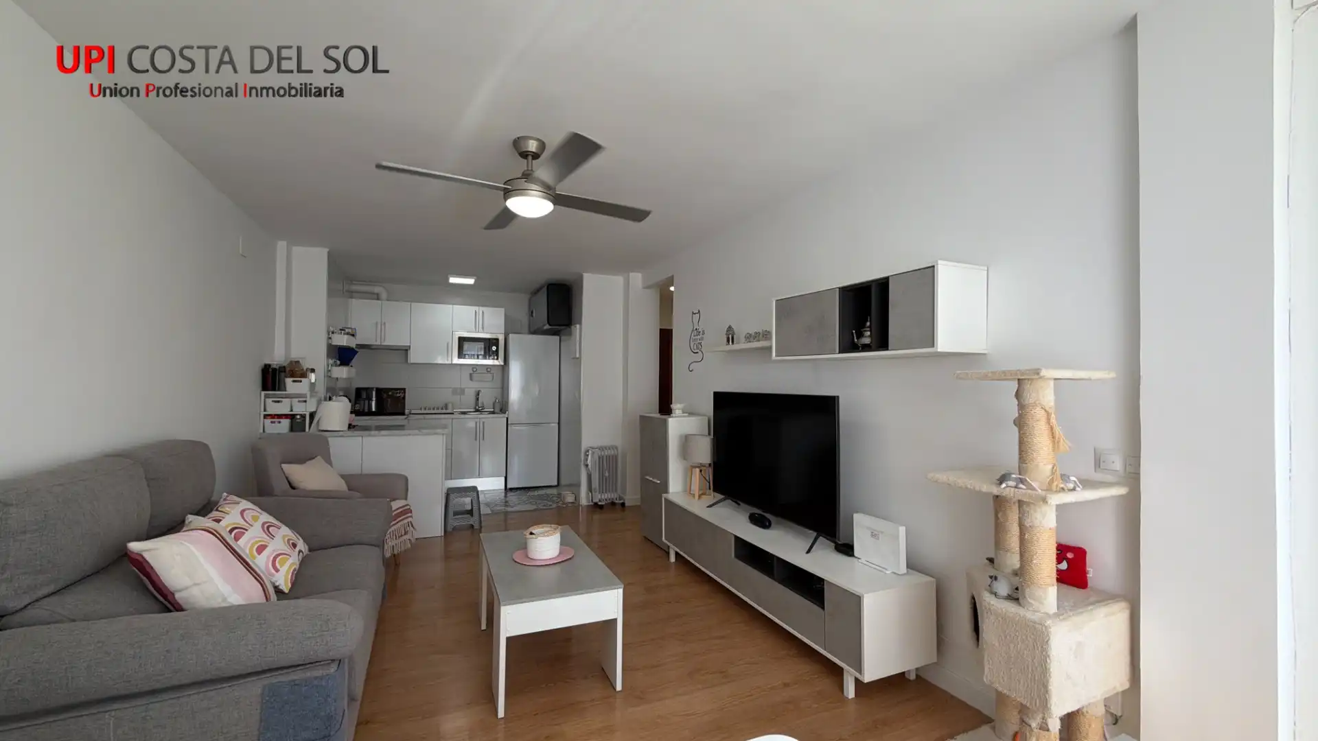 Living room of Apartments for sale in Benalmádena  with Parquet flooring, Furnished and Oven
