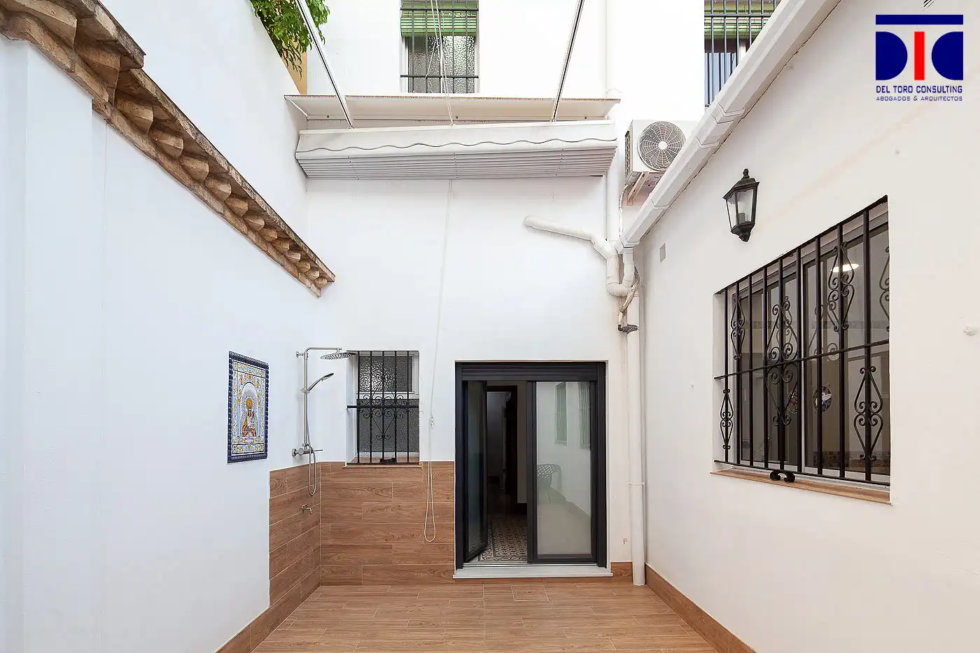 Detached homes for sale in Sevilla  with Air Conditioner, Heating and Furnished