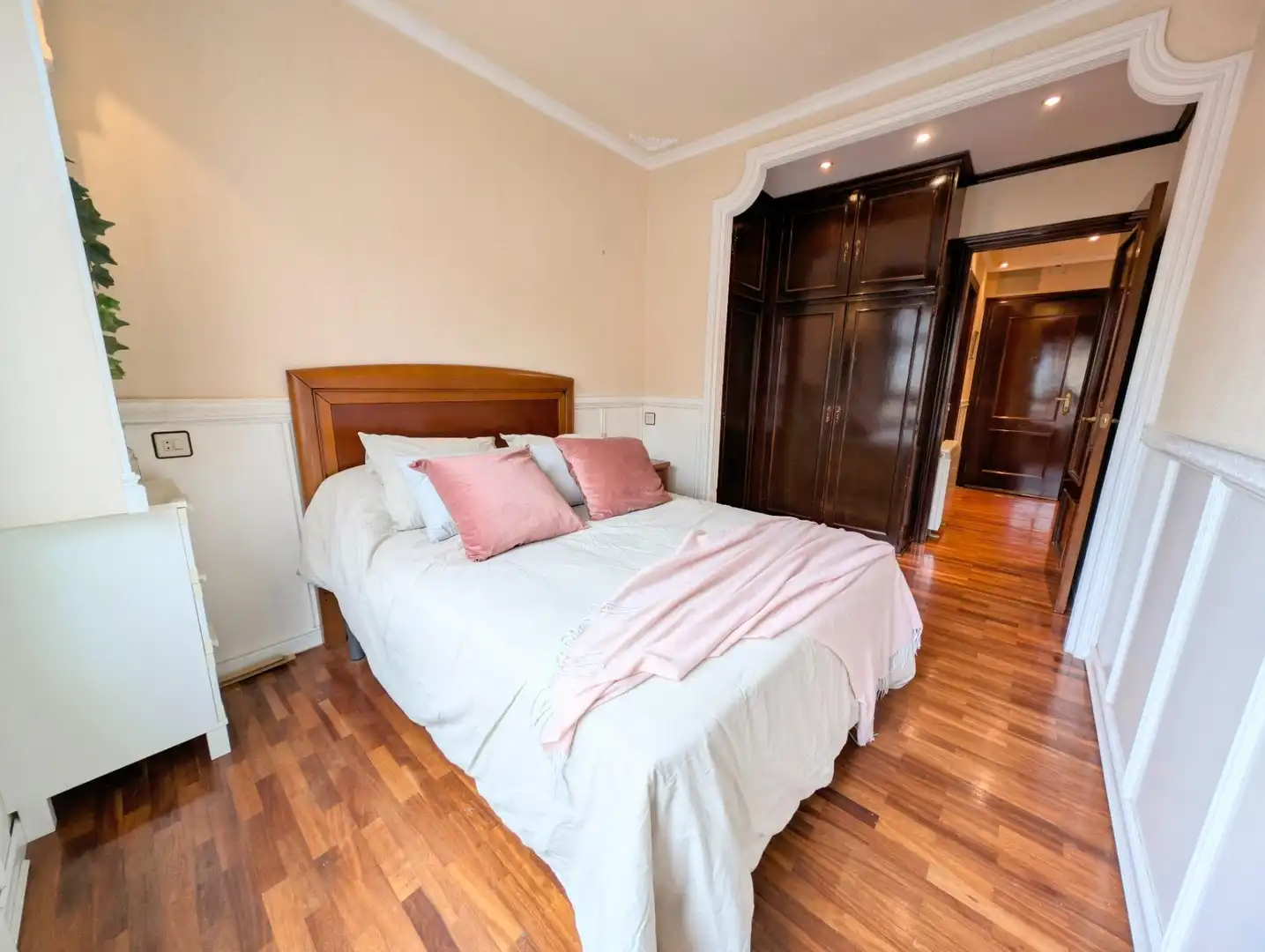 Habitación de Piso en venta en Mieres (Asturias) con Calefacción, Amueblado y Balcón