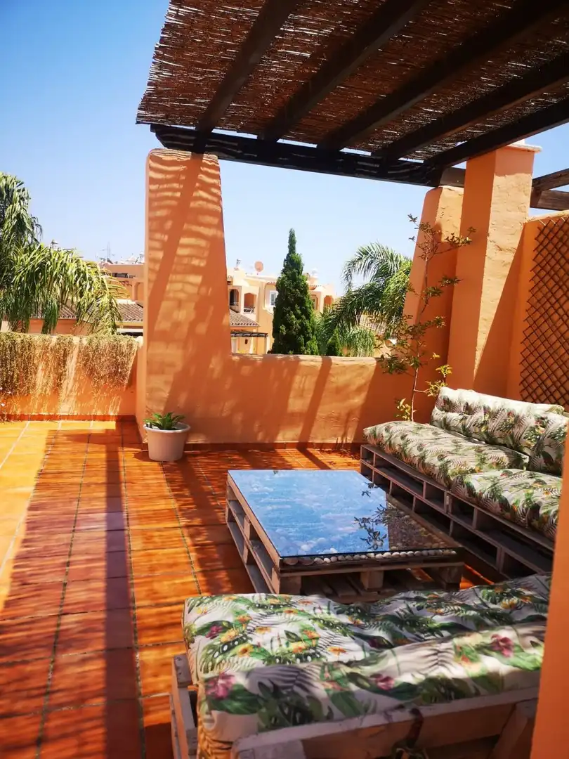 Terraza de Casa adosada de alquiler en Marbella con Aire acondicionado, Jardín privado y Terraza