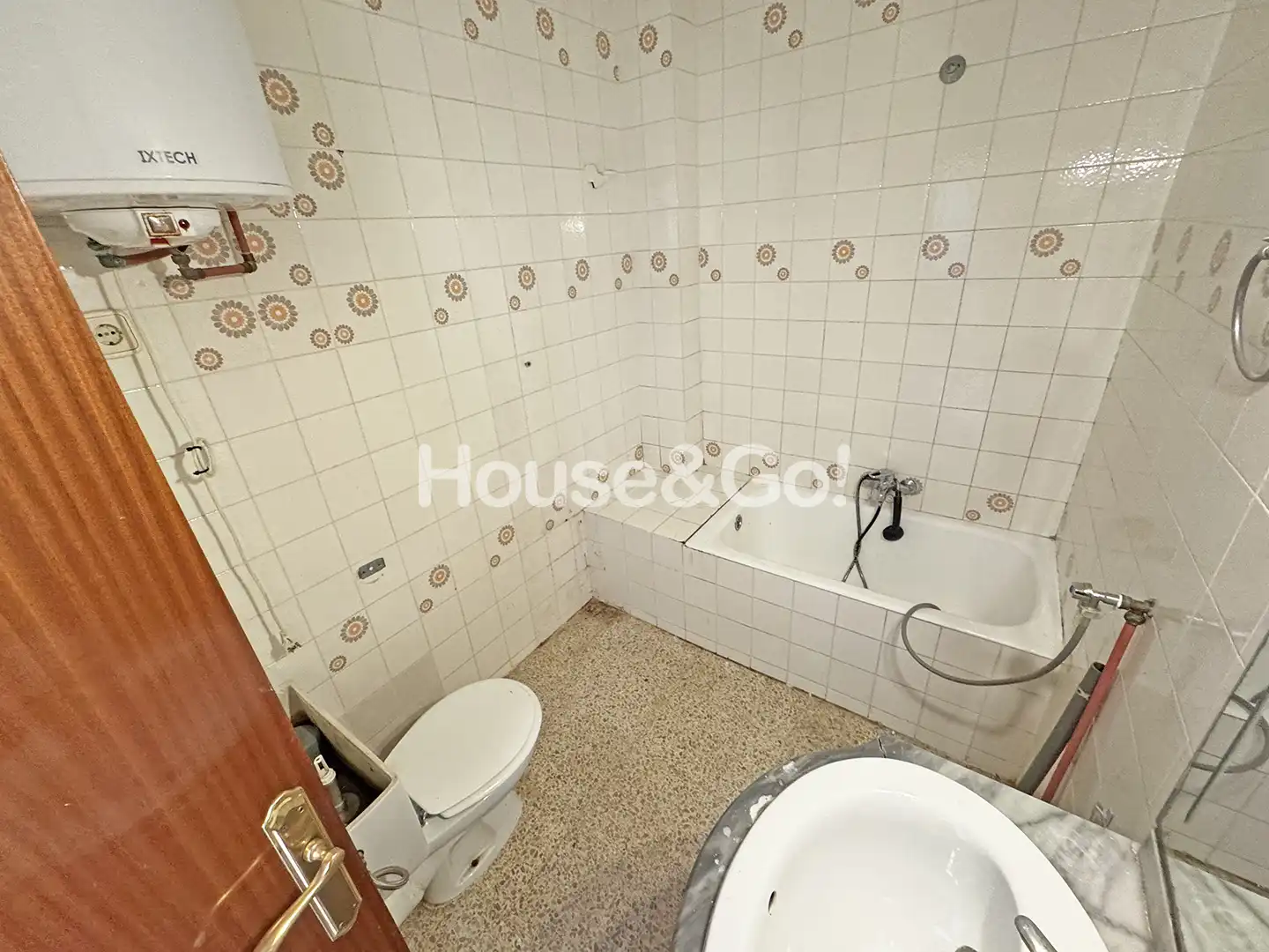 Bany de Apartament en venda en Santa Susanna amb Jardí privat, Terrassa i Balcó